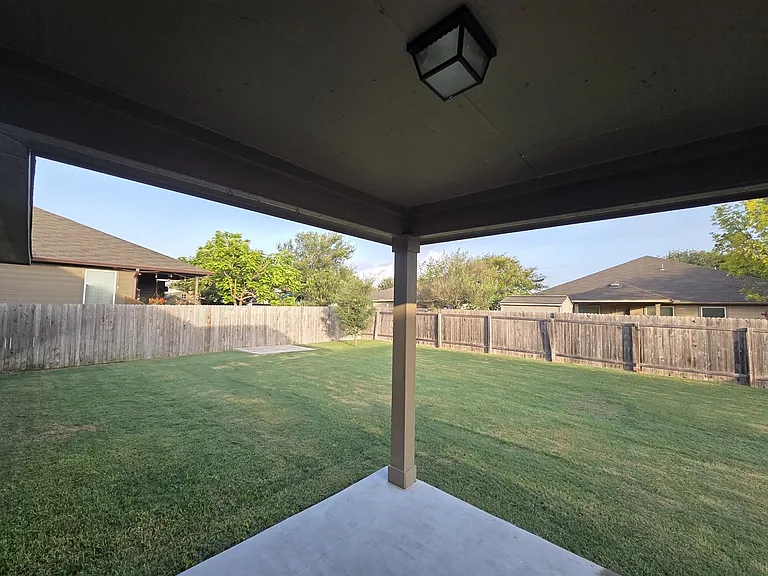 945 Cypress Ml — Photo 26