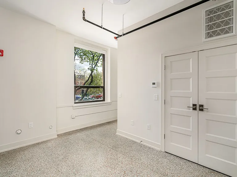 875 Michigan Ave — Photo 8