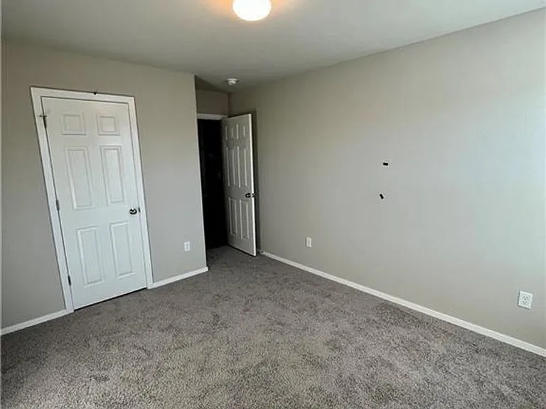 909 E Egret Rd — Photo 12