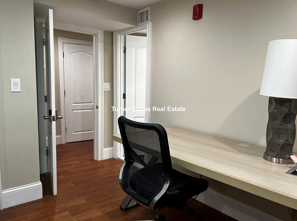 8 bed, 8.5 bath, 9999 sqft, $12,500 — Photo 4