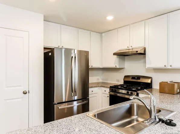427 Filibusters Trail, San Antonio, TX 78220