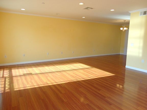 5th image of 1425 W 224th St #104