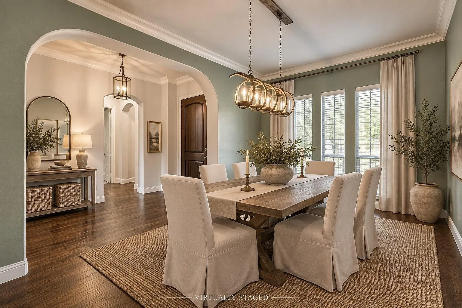 5 bed, 4076 sqft, $4,500 — Photo 2