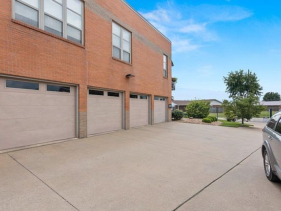 2nd image of 814 Auburn Dr APT 7