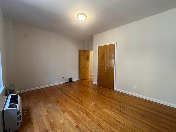 4th image of 11 E 32nd St APT 11E