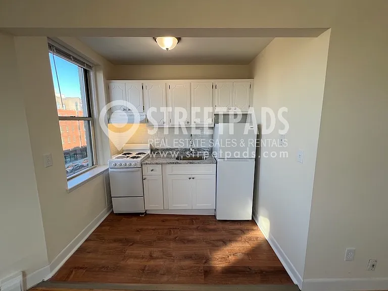64 Brighton Ave #204 — Photo 7