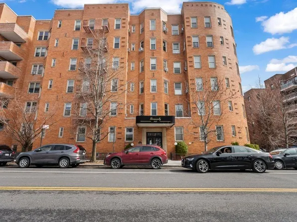 9437 Shore Road image 22 of 28