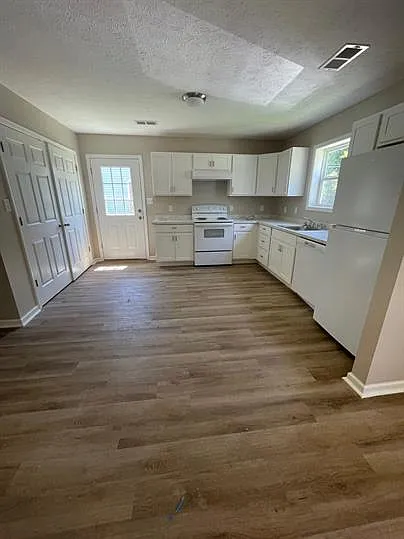 329 N King Ave — Photo 5