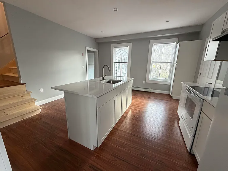 4 Elm St #B — Photo 6