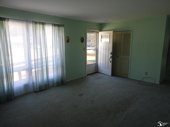 6th image of 8579 Buerk Dr