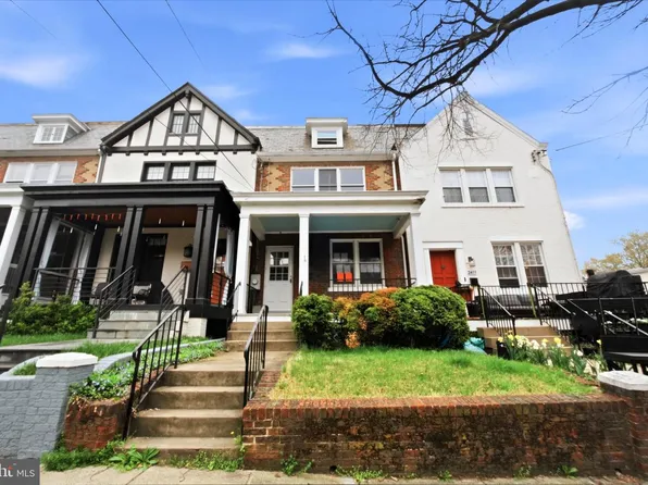 2413 39th St NW, Washington, DC 20007