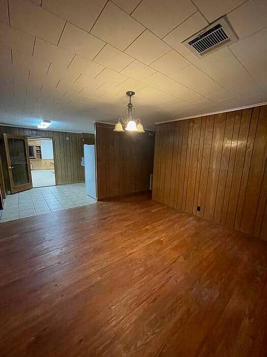2nd image of 2238 Taylor Loop