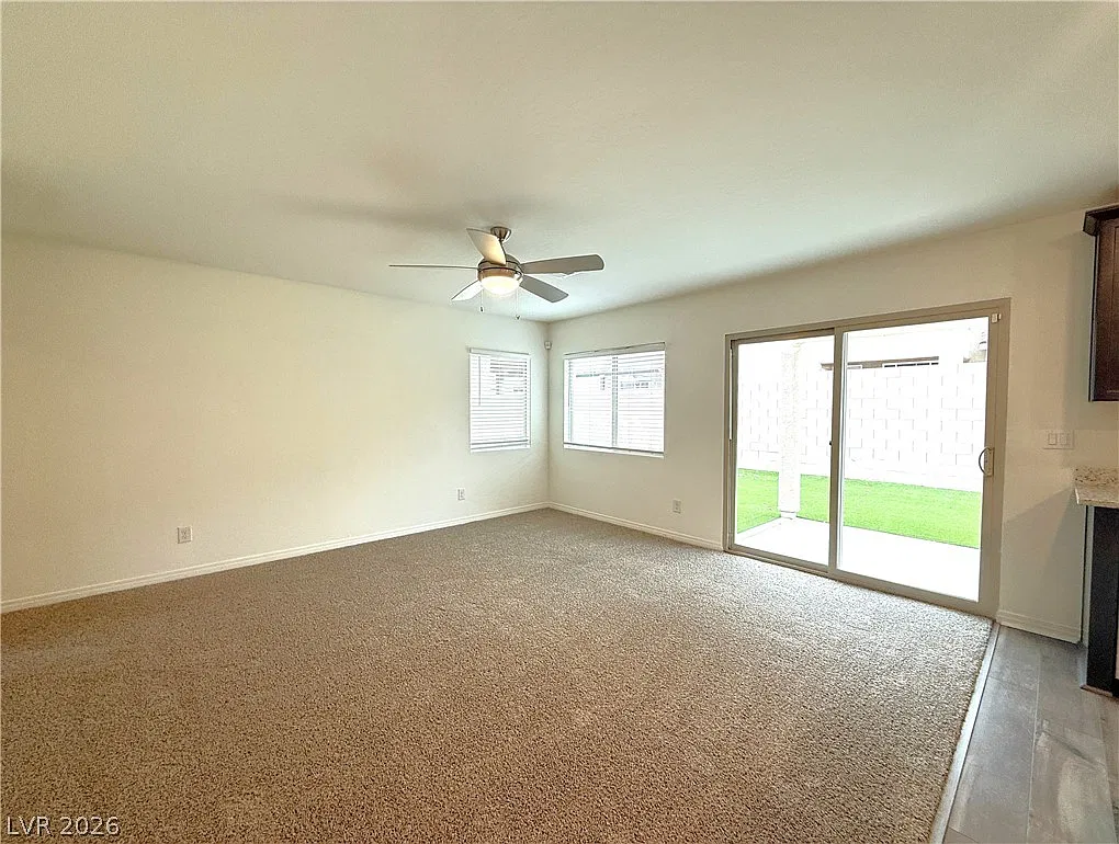 3 bed, 2.5 bath, 1415 sqft, $1,990 — Photo 2
