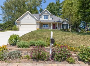 1390 Normandy Dr, Newark, OH 43055