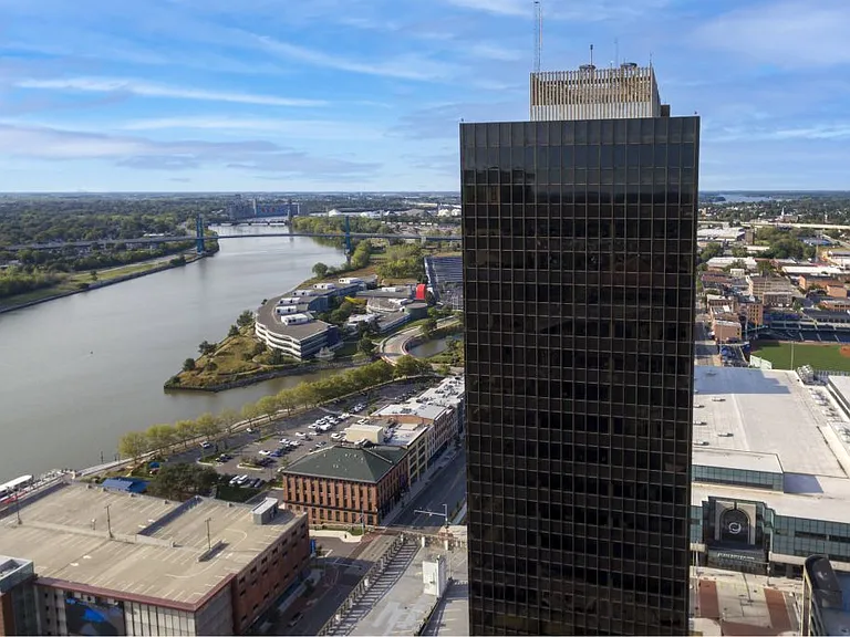 Tower on the Maumee and Ferrara Flats — Photo 30