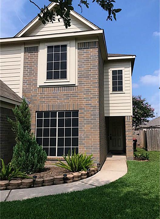 1st image of 3414 Barkers Crossing Ave