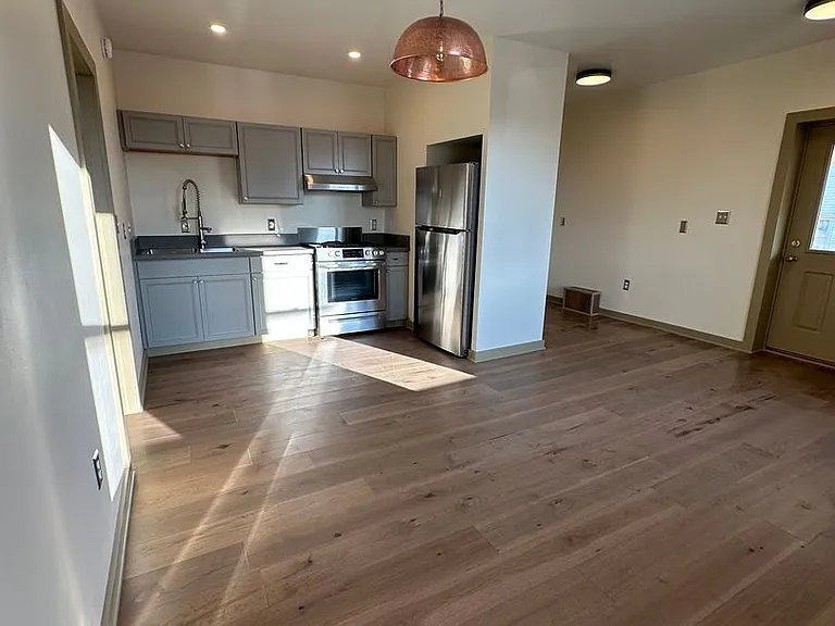 263 Main St — Photo 6