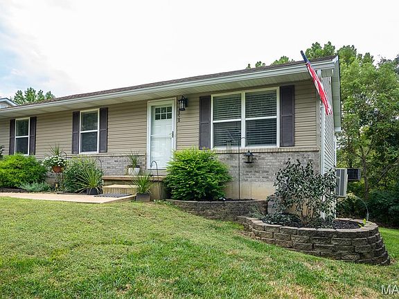 2nd image of 3858 Birch Dr
