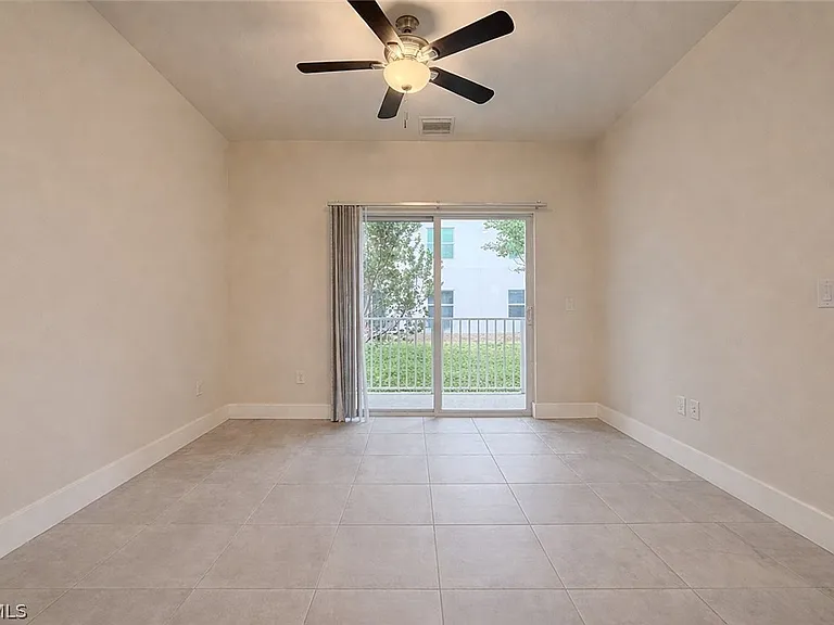 3303 SW 8th Pl #106 — Photo 9
