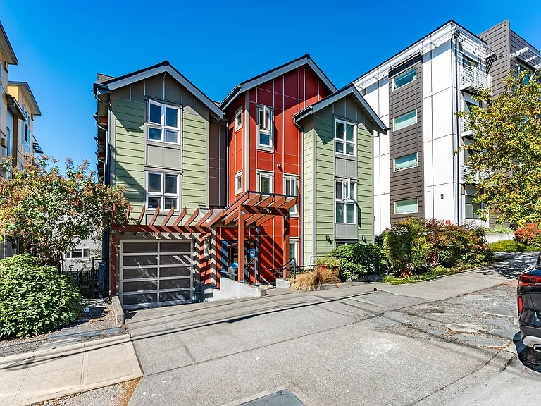 4047 8th Ave NE — Photo 30