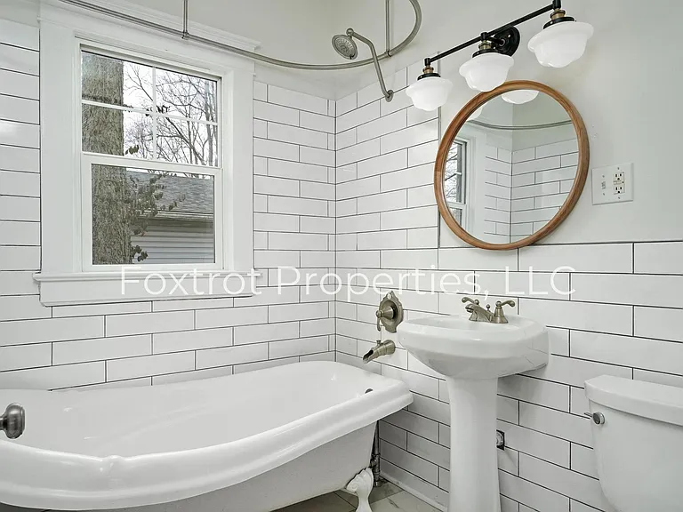 1609 E Cherry St — Photo 4