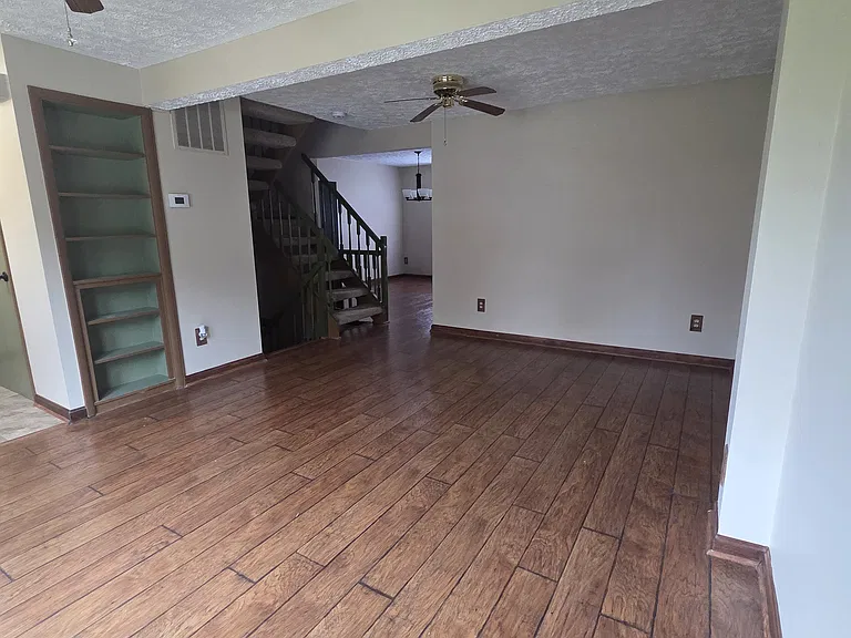 7746 Kidwell Ct — Photo 4