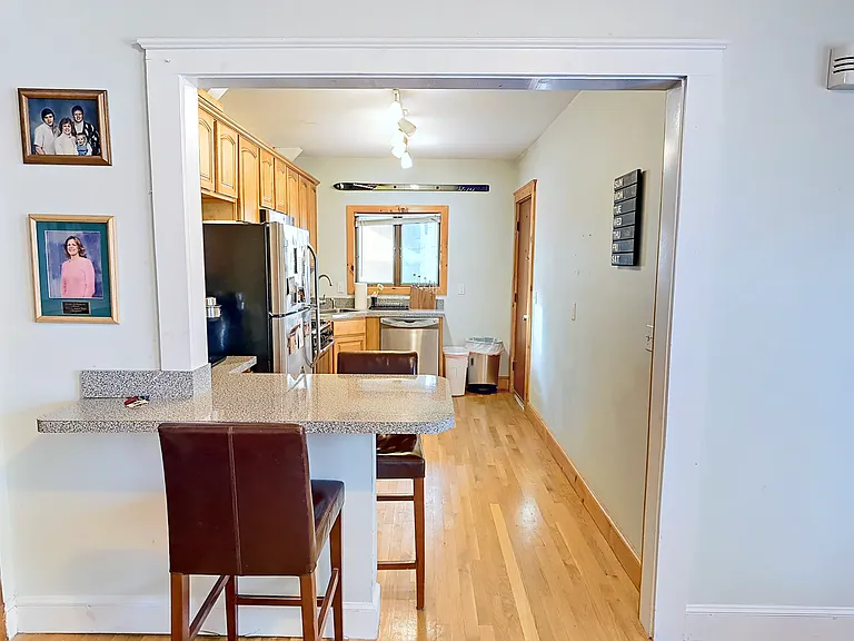 146 Sycamore St #1 — Photo 5