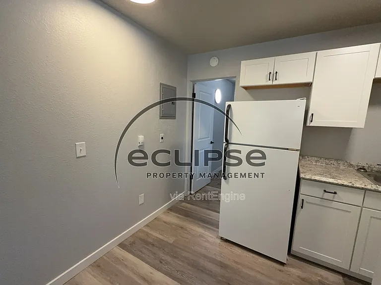 Summit View Apartments — Photo 96