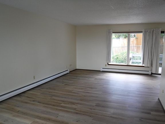 4th image of 2211 Foothills Ct