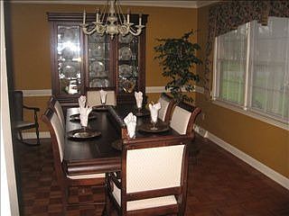 4th image of 402 Deerwood Dr