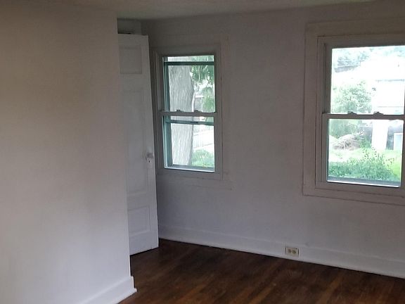 5th image of 112 Chestnut St Floor 2