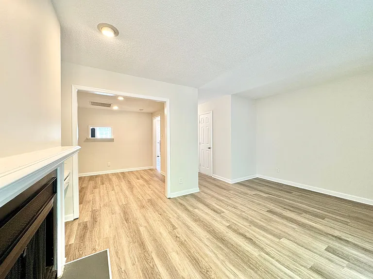 3716 Greenes Xing — Photo 12