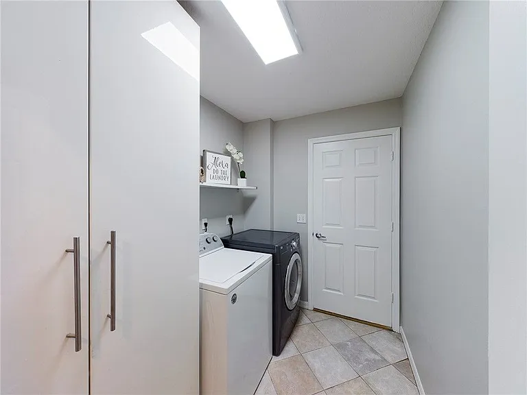 135 Bristol St — Photo 27