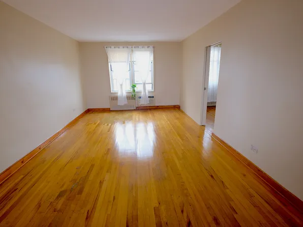 2665 Homecrest Avenue image 2 of 13