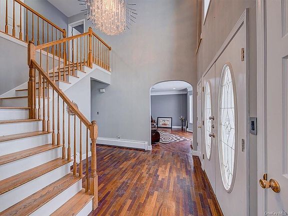 4th image of 103 Halley Dr