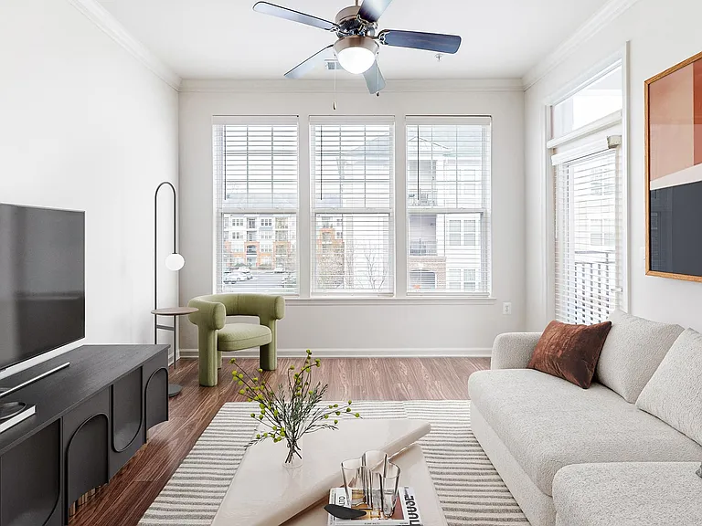 Signal Hill Apartment Homes — Photo 7