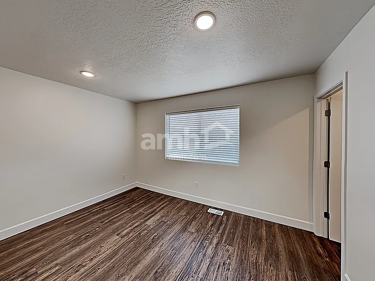 1359 E Perelle Ln — Photo 25
