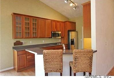 Beautiful Eat in Kitchen