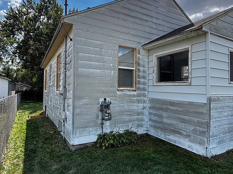 242 Abbie St SE — Photo 14