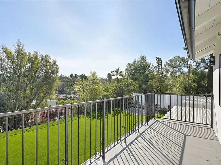 6108 Sadring Ave — Photo 58
