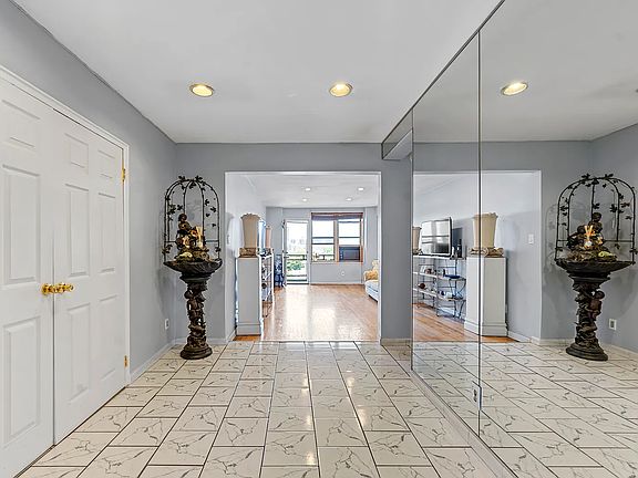 5th image of 6750 Thornton Pl APT 6G