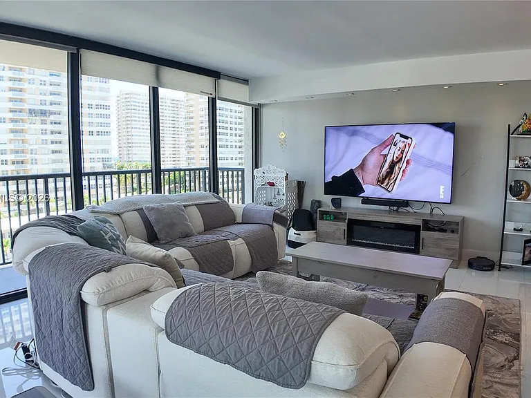 2049 S Ocean Dr #702 — Photo 14