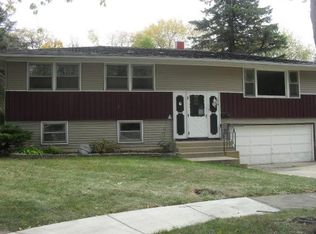 1618 Marlboro Cir, Carpentersville, IL 60110