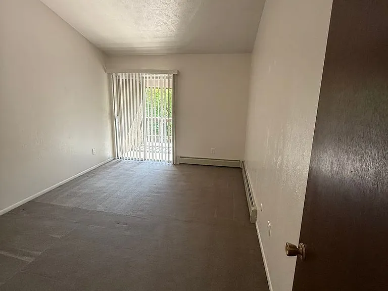 1260 Kalmia Ave — Photo 4