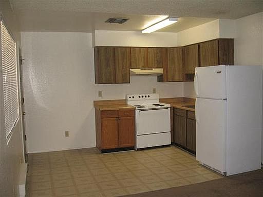 1st image of 3707 E Blacklidge Dr