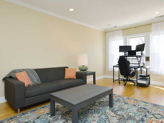 3rd image of 6307 N Glenwood Ave APT 3N