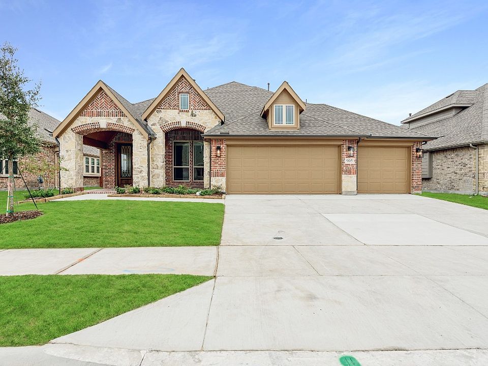 1st image of 905 Berry Ct