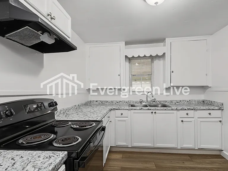 425 Lenard Ave — Photo 6