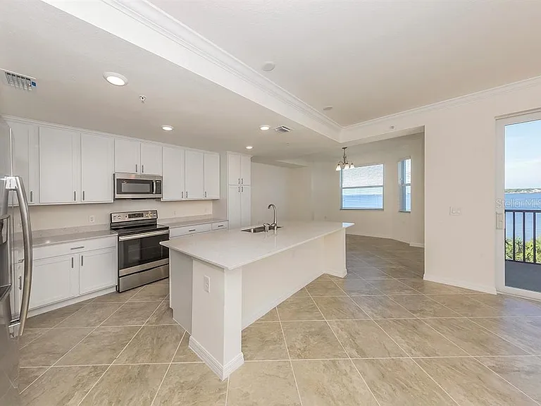 920 Tidewater Shores Loop #307 — Photo 10