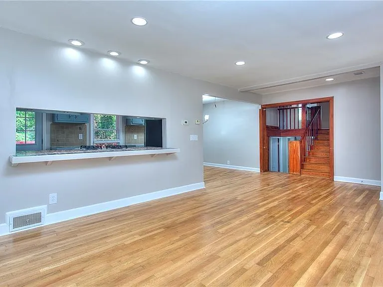 2067 Brockett Rd — Photo 4
